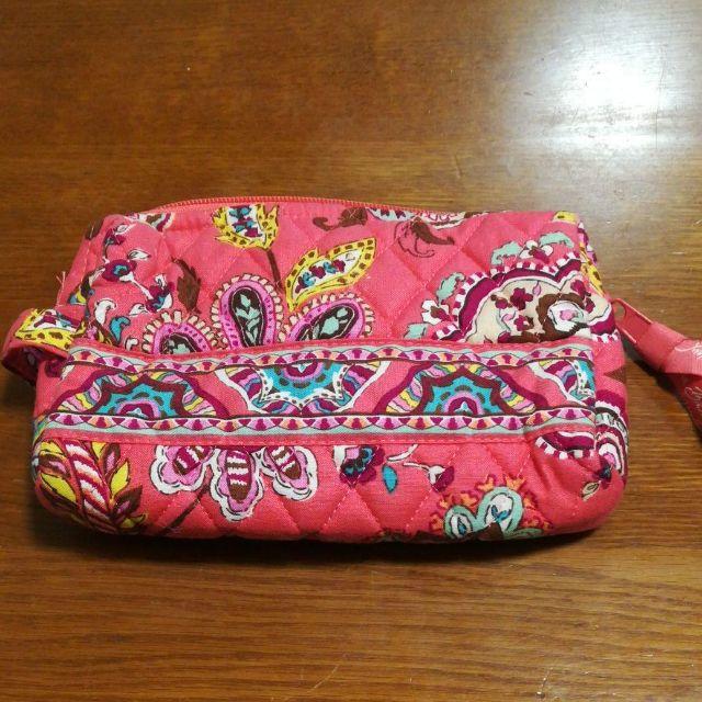 Vera Bradley(ヴェラブラッドリー)の未使用品　ヴェラブラッドリーVera Bradleyポーチ レディースのファッション小物(ポーチ)の商品写真