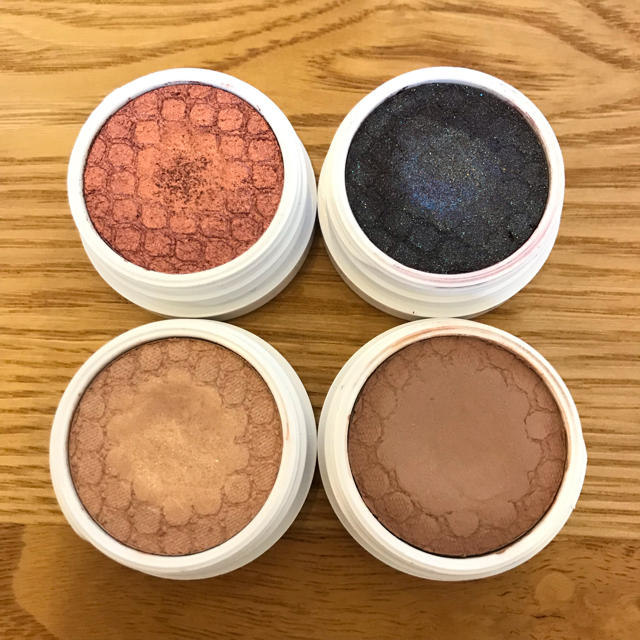 colourpop(カラーポップ)の【本日限定値下げ】カラーポップのアイシャドウセット コスメ/美容のベースメイク/化粧品(アイシャドウ)の商品写真