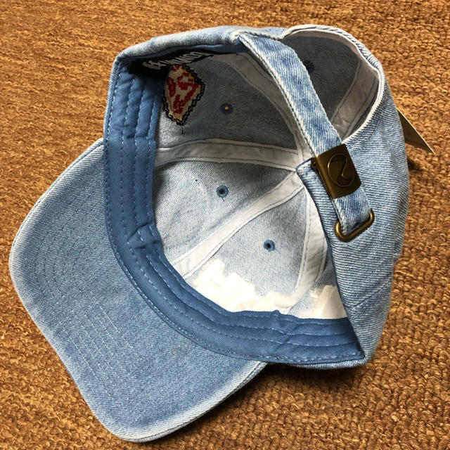 NEW ERA(ニューエラー)の新品 bwood デニム CAP 帽子 キャップ NY ピザ 入手困難  メンズの帽子(キャップ)の商品写真