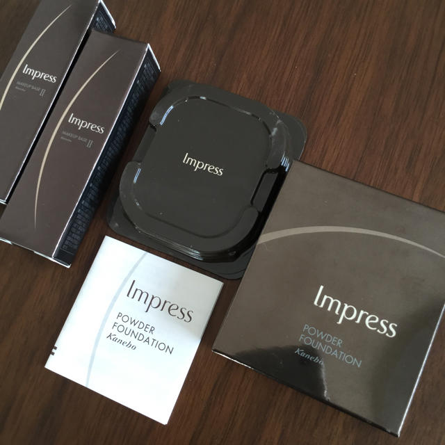 Impress(インプレス)のImpress パウダーファンデa ソフトオークル C 新品リフィル 下地2点付 コスメ/美容のベースメイク/化粧品(ファンデーション)の商品写真