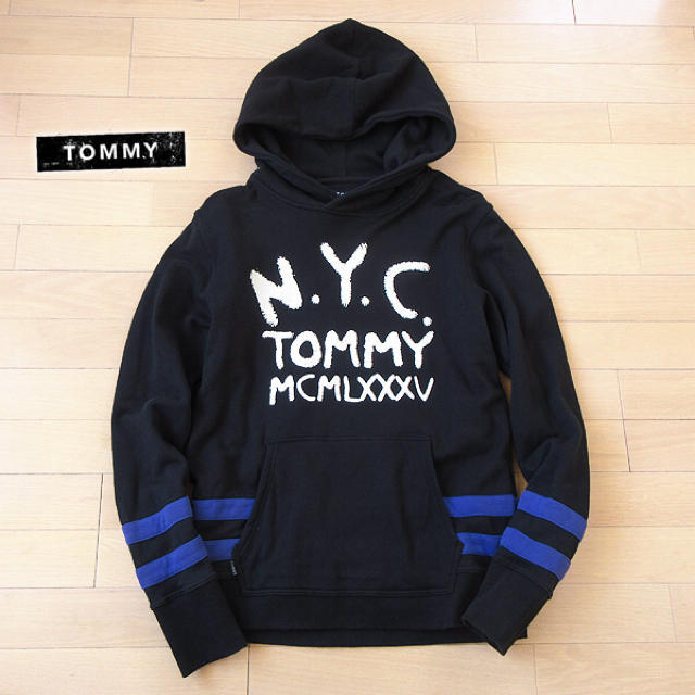 TOMMY(トミー)の超美品 Mサイズ TOMMY トミー メンズ パーカー ブラック メンズのトップス(パーカー)の商品写真