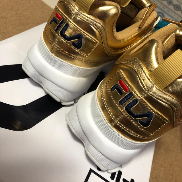 FILA(フィラ)のFILA ゴールド スニーカー メンズの靴/シューズ(スニーカー)の商品写真