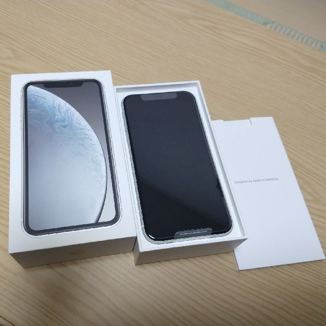 iPhone XR 64GB White SIMフリー