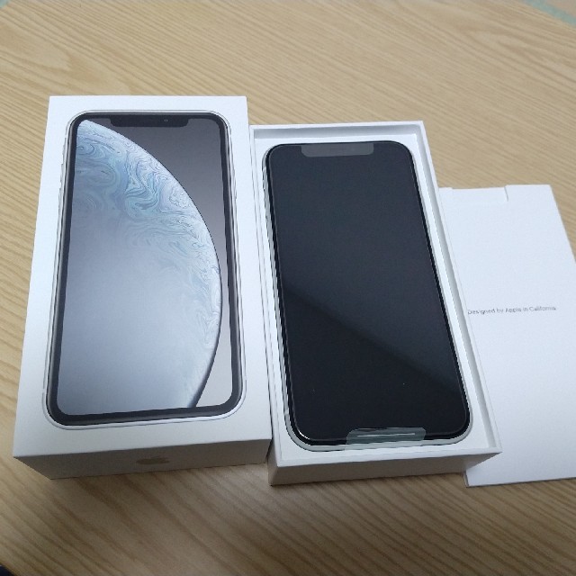 iPhone XR 64GB White SIMフリースマートフォン本体