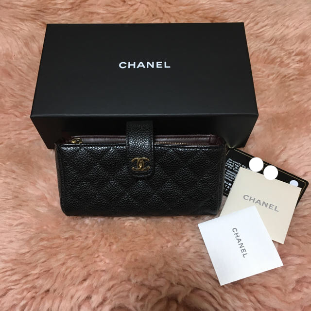 CHANEL(シャネル)の値下げ CHANEL ブラック マトラッセ キャビアスキン 財布 収納ポーチ レディースのファッション小物(財布)の商品写真