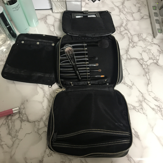 BOBBI BROWN(ボビイブラウン)のボビイブラウン BOBBI BROWN ブラシ コスメ/美容のベースメイク/化粧品(その他)の商品写真