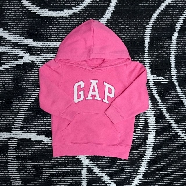 GAP(ギャップ)のGAPフード付トレーナー 95㎝ キッズ/ベビー/マタニティのキッズ服男の子用(90cm~)(Tシャツ/カットソー)の商品写真