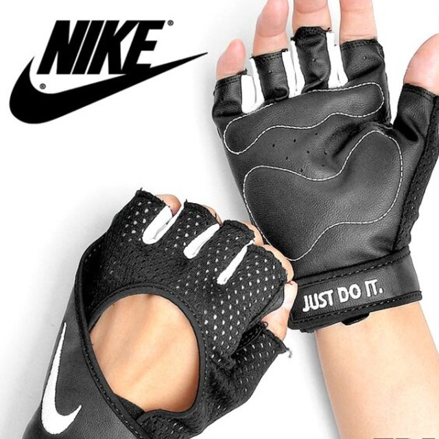 NIKE(ナイキ)の新品 NIKE レディース perf wrap training gloves レディースのファッション小物(手袋)の商品写真