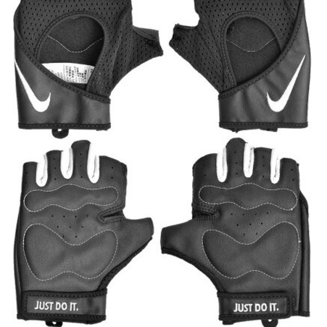 NIKE(ナイキ)の新品 NIKE レディース perf wrap training gloves レディースのファッション小物(手袋)の商品写真