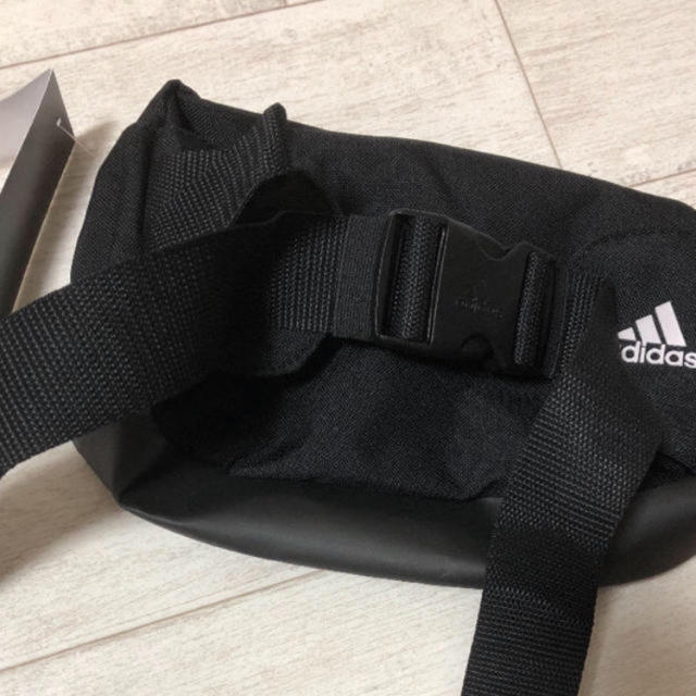 adidas(アディダス)のアディダス ウエストバッグ 新品未使用 レディースのバッグ(ボディバッグ/ウエストポーチ)の商品写真