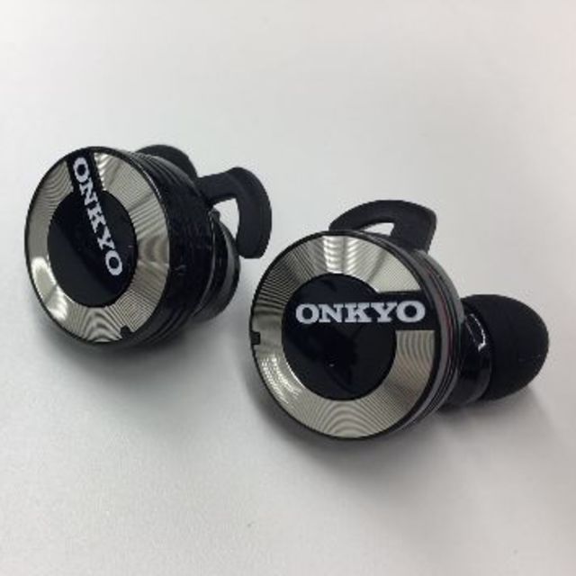 最も完璧な ONKYO W800BT Bluetoothイヤホン【新品未使用】 | www