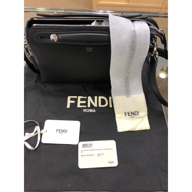 FENDI(フェンディ)のfor only BAGS & ROSES  レディースのバッグ(ショルダーバッグ)の商品写真