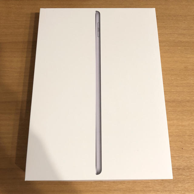 iPad 第6世代 2018 Wi-fiモデル 32GB スペースグレー