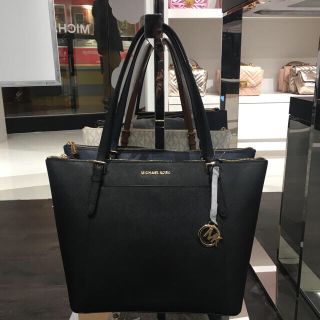 マイケルコース(Michael Kors)の【未使用新品】マイケルコース  トートバッグ MKチャーム(トートバッグ)