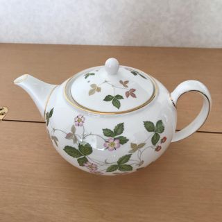 ウェッジウッド(WEDGWOOD)のウエッジウッド ワイルドストロベリー ティー ポット Lサイズ(食器)