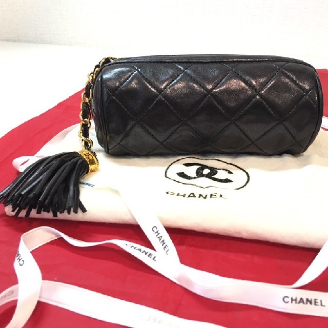 CHANEL(シャネル)の美品　シャネル　ポーチ　フリンジ レディースのファッション小物(ポーチ)の商品写真