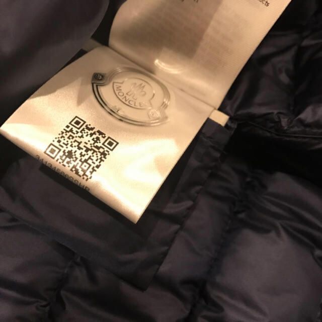 MONCLER(モンクレール)のMONCLER ダウンベスト 12A 【美品】 レディースのジャケット/アウター(ダウンベスト)の商品写真