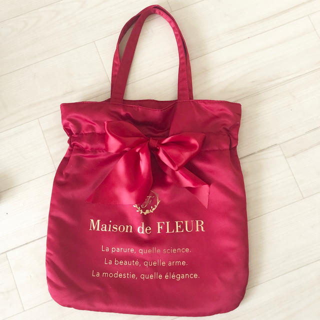 Maison de FLEUR(メゾンドフルール)のMaison de FLEUR リボントート 赤 レディースのバッグ(トートバッグ)の商品写真