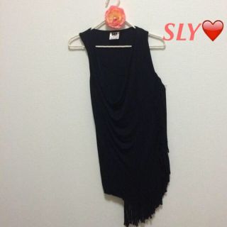 スライ(SLY)のスライ♡未使用 ドレープ＆フリンジ(Tシャツ(半袖/袖なし))