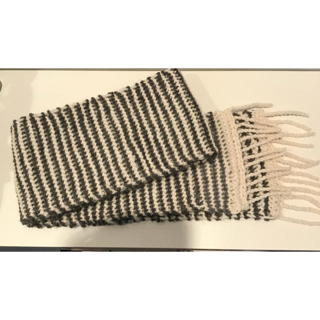 手編みマフラー ハンドメイドのファッション小物(マフラー/ストール)の商品写真