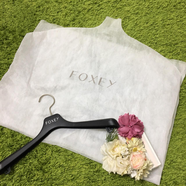 FOXEY(フォクシー)の未使用フォクシー❤︎エルフィン&ハンガー レディースのファッション小物(その他)の商品写真