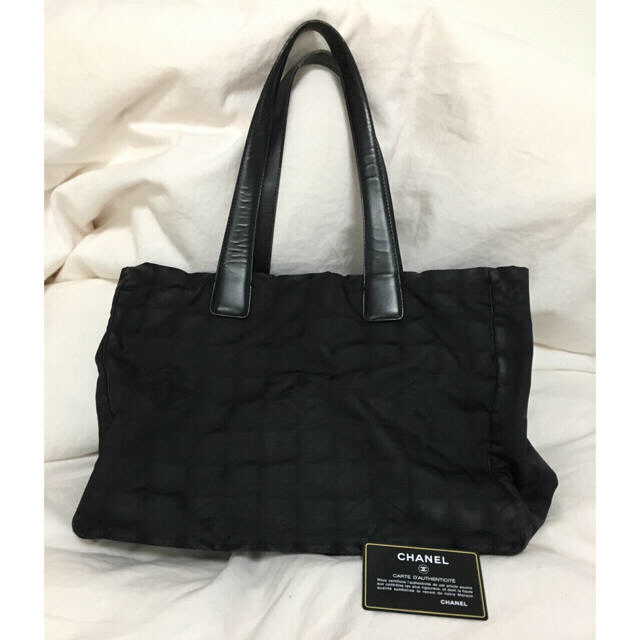 CHANEL(シャネル)の生麦 様 専用 CHANEL バック ニュー トラベルライン 黒 レディースのバッグ(トートバッグ)の商品写真