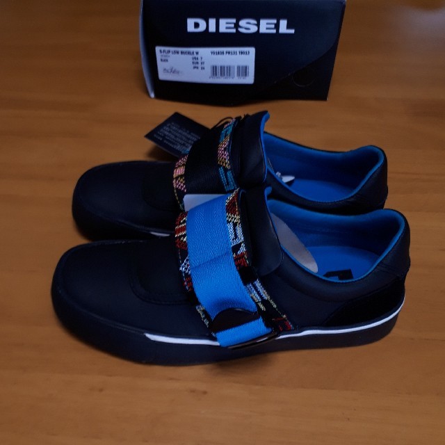 DIESEL(ディーゼル)のDIESEL　レザースリッポン　新品未使用 レディースの靴/シューズ(スリッポン/モカシン)の商品写真