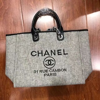 CHANEL - CHANELトートバッグ の通販｜ラクマ