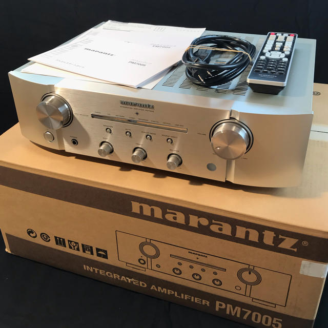 【ぱるん様専用】marantz (マランツ) プリメインアンプ PM7005のサムネイル