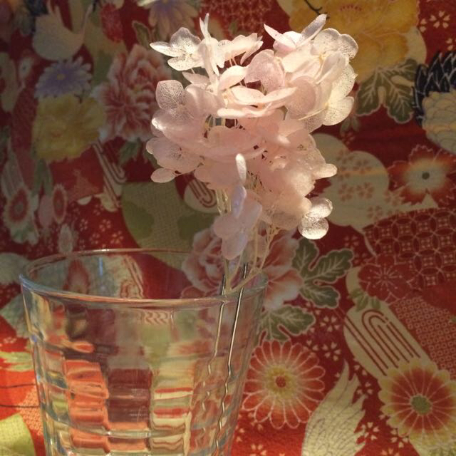 桜色アジサイのかんざし 結婚式にも レディースのヘアアクセサリー(ヘアピン)の商品写真