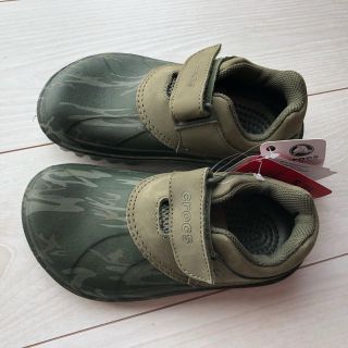 クロックス(crocs)のたまさん様専用 新品【クロックス 18.5センチ 迷彩柄 長靴 スニーカー】(長靴/レインシューズ)