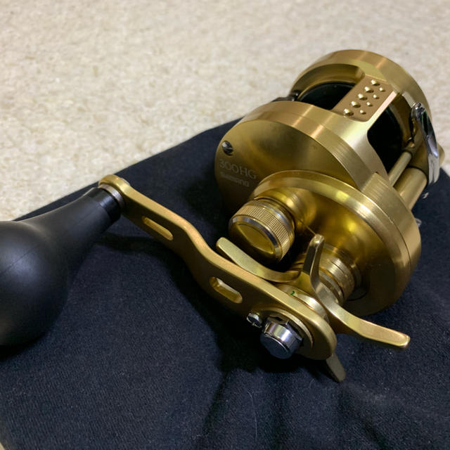 SHIMANO - オシア カルカッタコンクエスト300HGの通販 by コブラ1091's shop｜シマノならラクマ