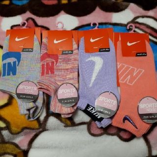 ナイキ(NIKE)の《新品》ナイキ　レディース　キッズ　靴下　4足組(ソックス)