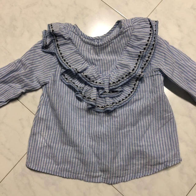 ZARA KIDS(ザラキッズ)のzara baby   ストライプ フリル ブラウス 86 キッズ/ベビー/マタニティのベビー服(~85cm)(シャツ/カットソー)の商品写真