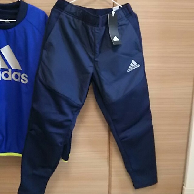 adidas(アディダス)のお値下げ中 美・新品 アディダス サッカーウェア 140 スポーツ/アウトドアのサッカー/フットサル(ウェア)の商品写真