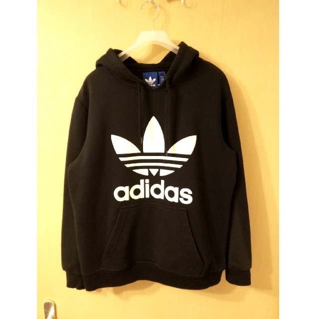 adidas originals パーカー