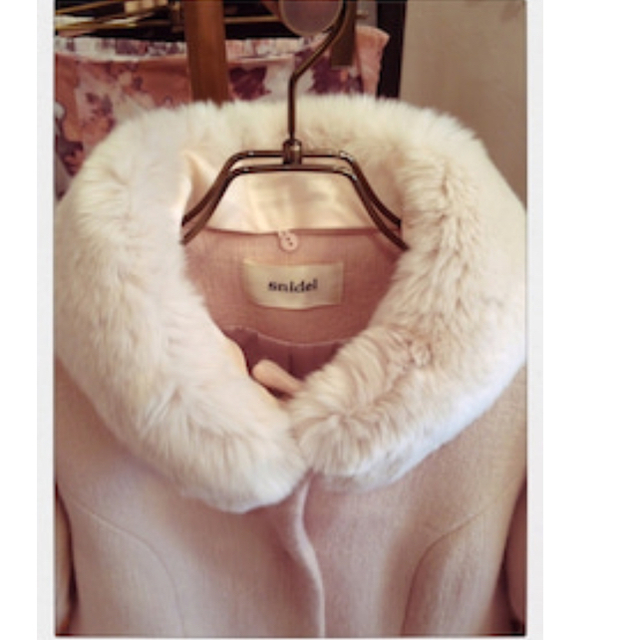 SNIDEL(スナイデル)の♡スタンドファーコート♡まいまい着用 レディースのジャケット/アウター(毛皮/ファーコート)の商品写真
