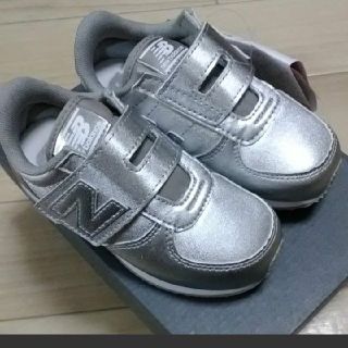 ニューバランス(New Balance)の新品　15cm ニューバランス　キッズ　スニーカー　男の子　女の子　シルバー(スニーカー)