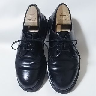 ドクターマーチン(Dr.Martens)の
希少オール黒!ドクターマーチン高級牛革レザー3ホールローファー人気モデル！

(ドレス/ビジネス)