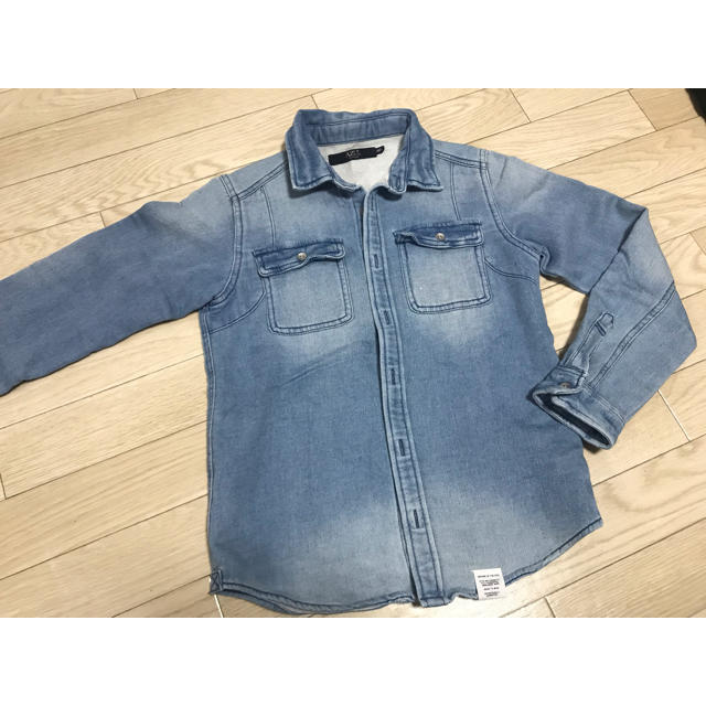 AZUL by moussy(アズールバイマウジー)のAZUL♡アズールバイマウジー♡キッズ♡薄色デニムシャツ♡形キレイ♡ キッズ/ベビー/マタニティのキッズ服男の子用(90cm~)(ジャケット/上着)の商品写真