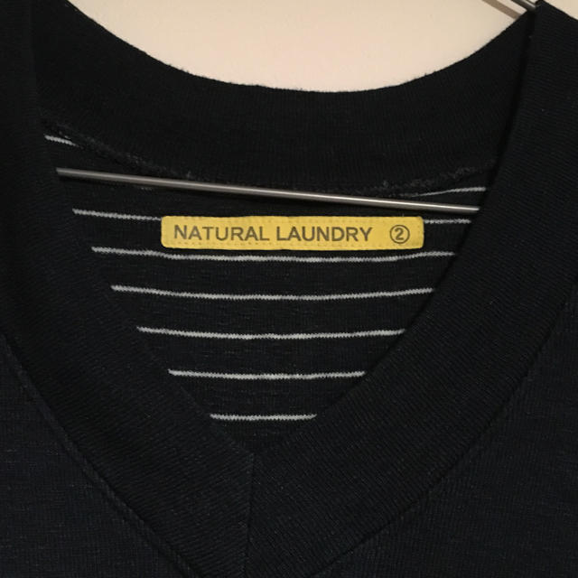 NATURAL LAUNDRY(ナチュラルランドリー)のＶネックカットソー レディースのトップス(カットソー(長袖/七分))の商品写真