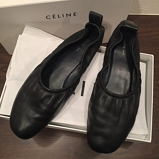 celine(セリーヌ)の国内正規品 セリーヌ CELINE バレリーナ ブラック 37、5 レディースの靴/シューズ(バレエシューズ)の商品写真