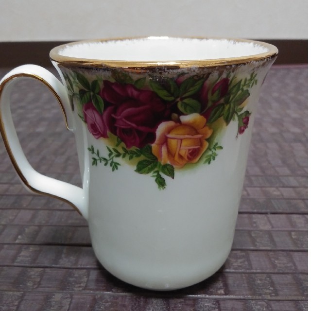 ROYAL ALBERT(ロイヤルアルバート)の

ROYAL ALBERT OLD COUNTRY ROSESペアマグセット インテリア/住まい/日用品のキッチン/食器(グラス/カップ)の商品写真