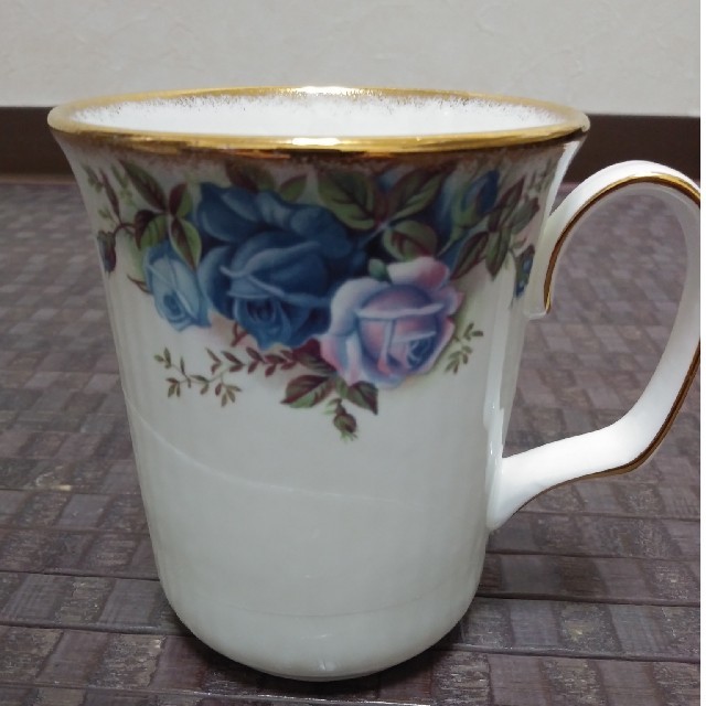 ROYAL ALBERT(ロイヤルアルバート)の

ROYAL ALBERT OLD COUNTRY ROSESペアマグセット インテリア/住まい/日用品のキッチン/食器(グラス/カップ)の商品写真