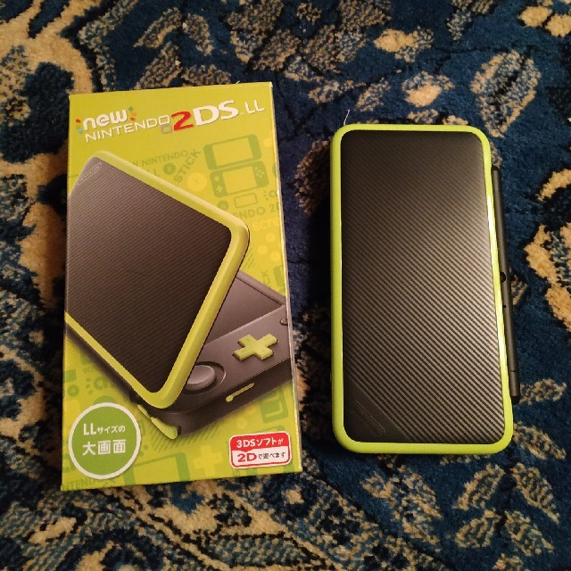 ニンテンドー2DS(ニンテンドー2DS)のニミポンさん専用　new Nintendo 2DS LL ブラック✕ライム エンタメ/ホビーのゲームソフト/ゲーム機本体(携帯用ゲーム機本体)の商品写真