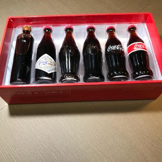 コカコーラ(コカ・コーラ)のEvolution of CocaCola contour bottle(その他)