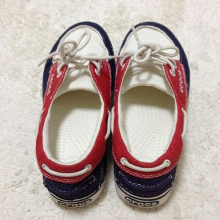 クロックス(crocs)のクロックスのデッキシューズ(スニーカー)