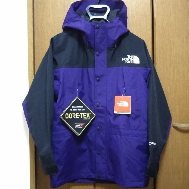 THE NORTH FACE(ザノースフェイス)のM THE NORTH FACE MOUNTAIN LIGHT JACKET メンズのジャケット/アウター(マウンテンパーカー)の商品写真