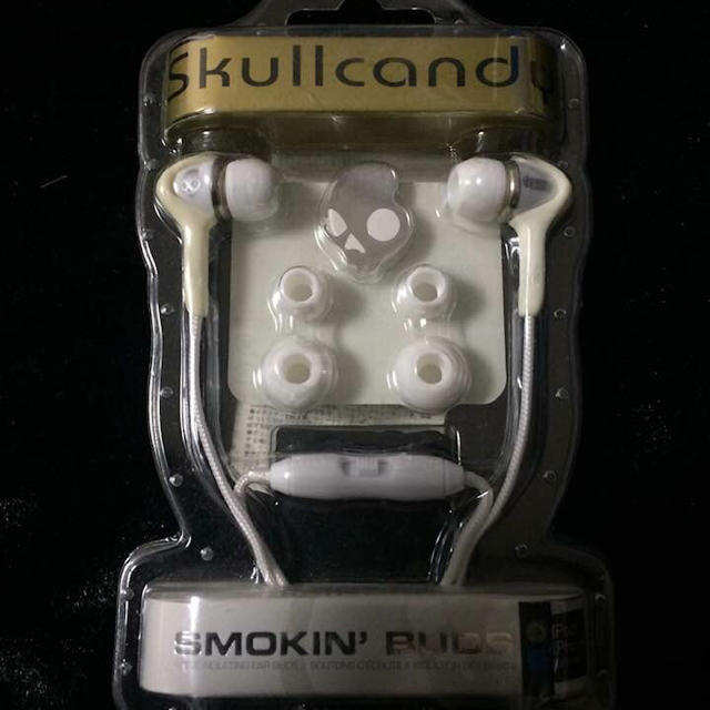 Skullcandy(スカルキャンディ)のスカルキャンディ  イヤホン スマホ/家電/カメラのオーディオ機器(ヘッドフォン/イヤフォン)の商品写真