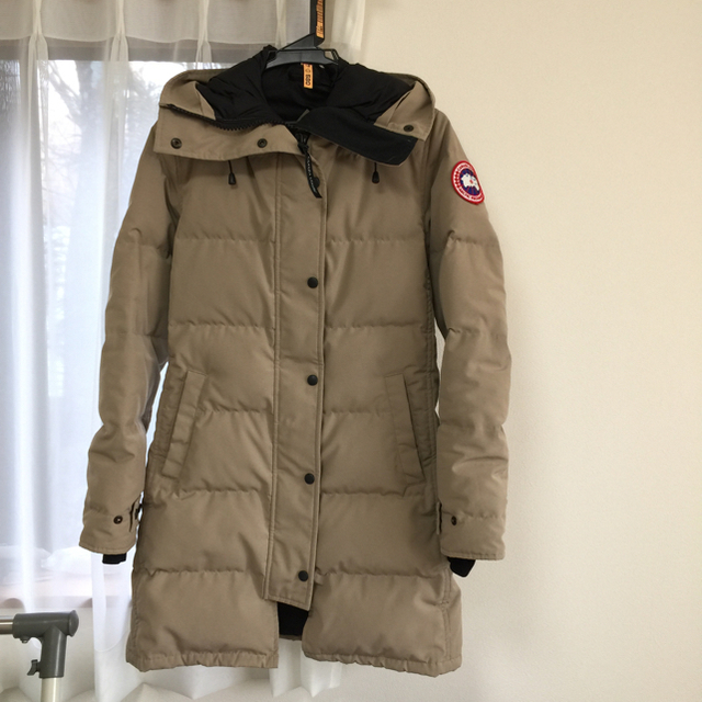 CANADA GOOSE(カナダグース)の naonao様専用💕CANADA GOOSE マッケンジー tan レディースのジャケット/アウター(ダウンジャケット)の商品写真